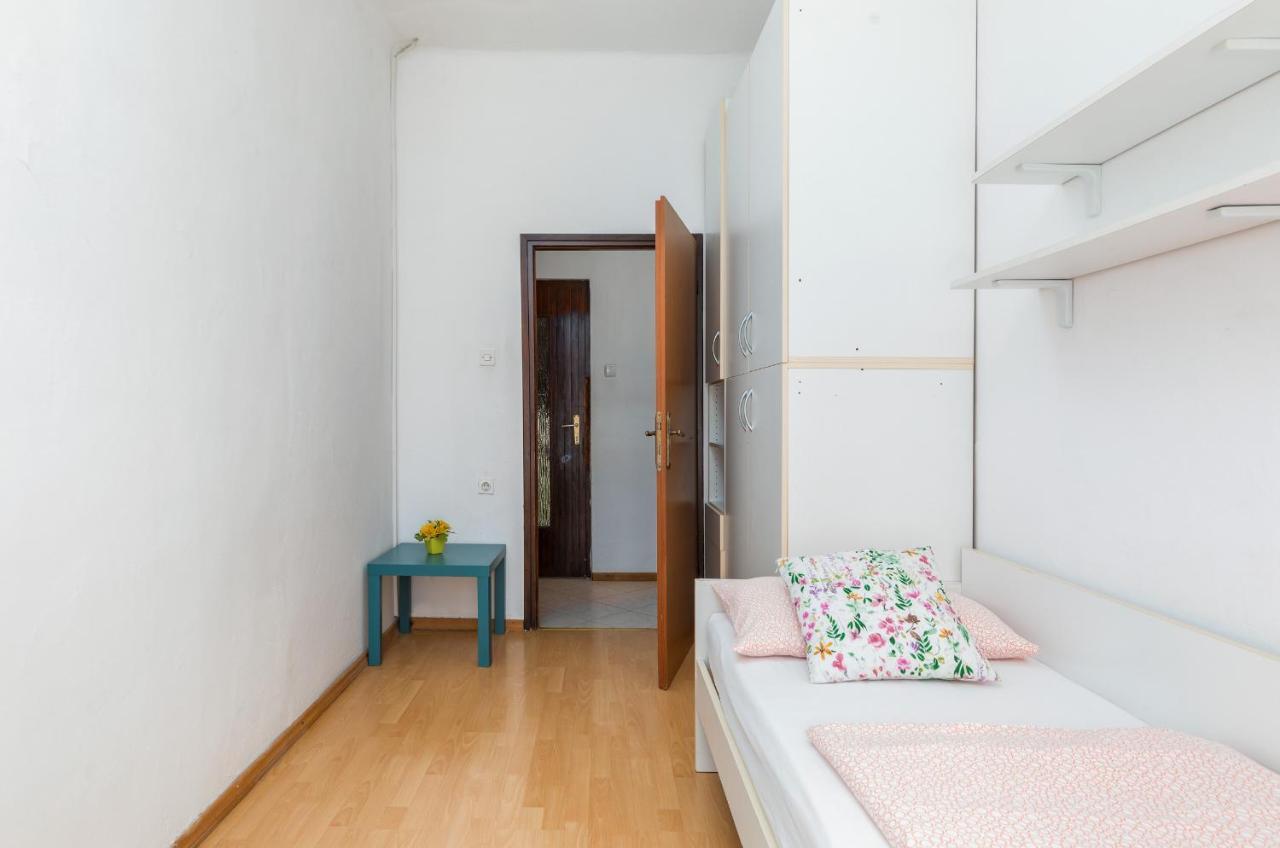 Apartment Ana Fažana Exteriör bild