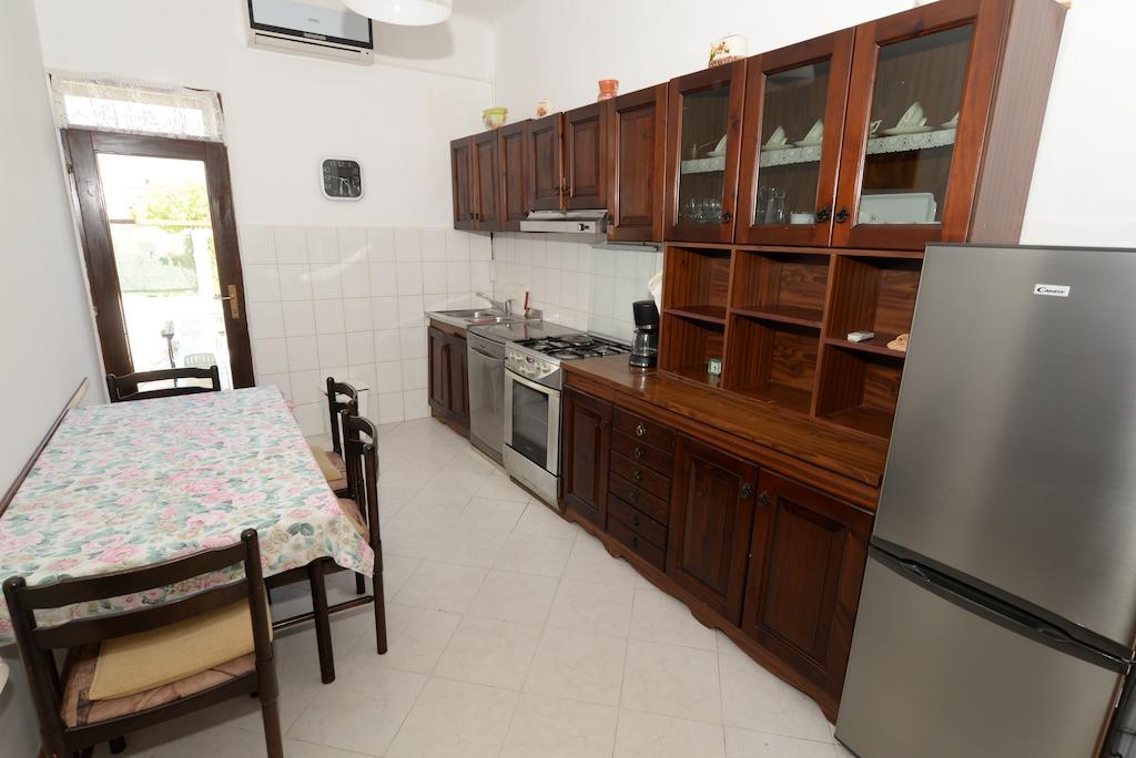 Apartment Ana Fažana Rum bild